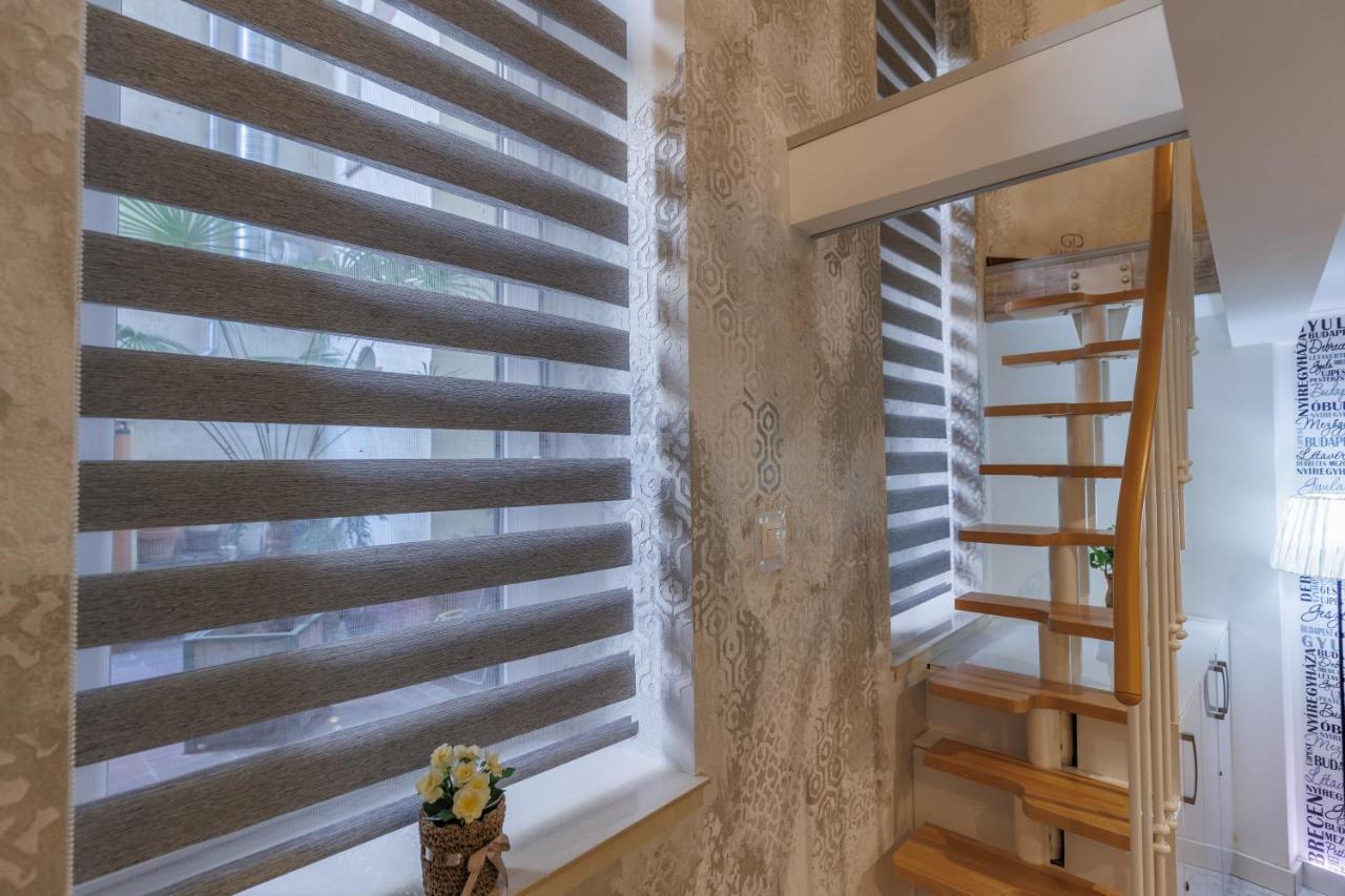Sleek Minimalist Studio At Inner City Budapesta Exterior foto