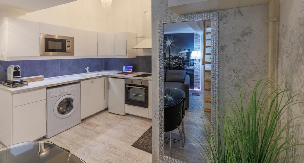 Sleek Minimalist Studio At Inner City Budapesta Exterior foto