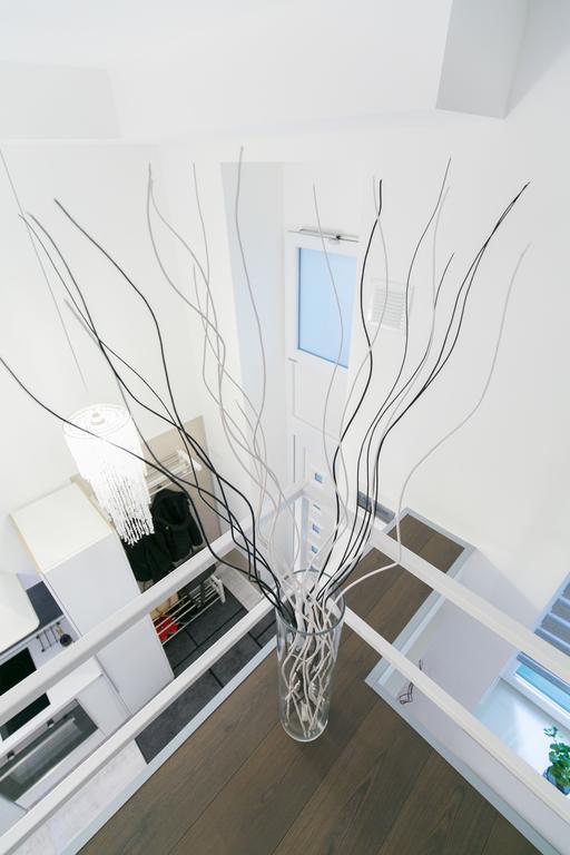 Sleek Minimalist Studio At Inner City Budapesta Exterior foto