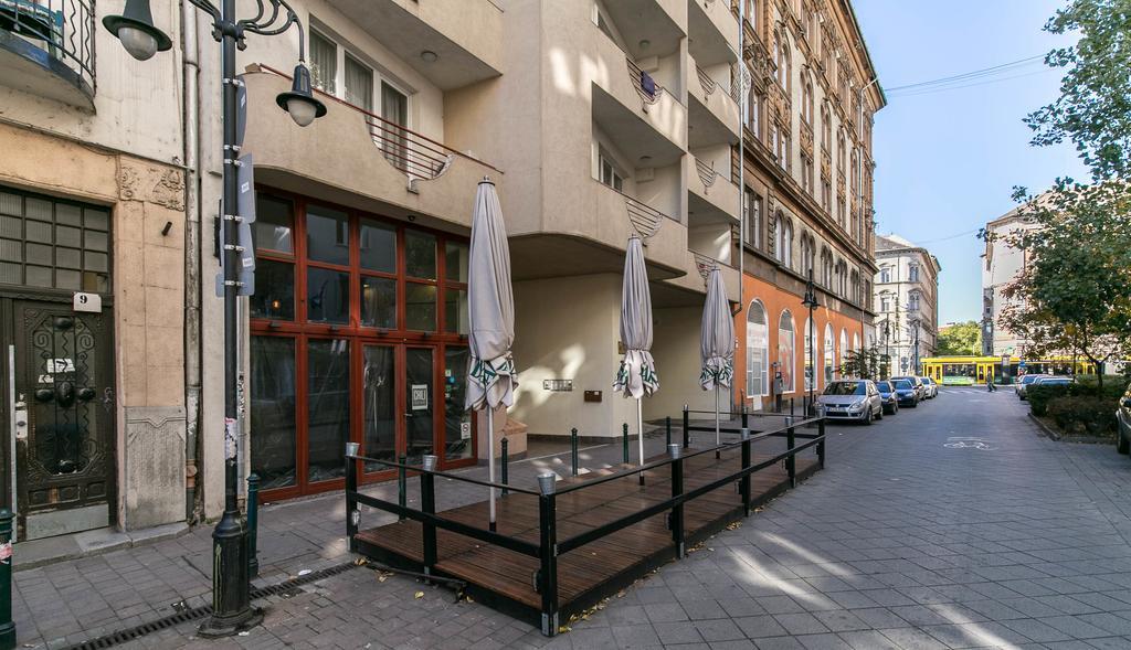 Sleek Minimalist Studio At Inner City Budapesta Exterior foto