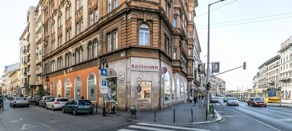 Sleek Minimalist Studio At Inner City Budapesta Exterior foto