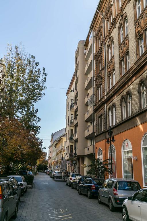 Sleek Minimalist Studio At Inner City Budapesta Exterior foto